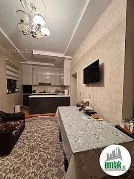 Satılır 3 otaqlı köhnə tikili 100 m²