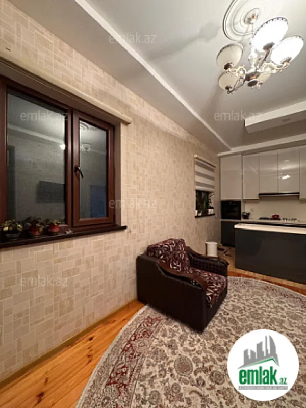 Satılır 3 otaqlı köhnə tikili 100 m²