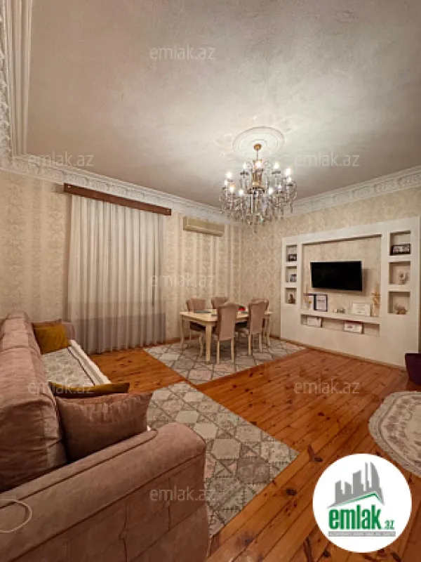 Satılır 3 otaqlı köhnə tikili 100 m²