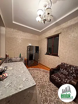 Satılır 3 otaqlı köhnə tikili 100 m²