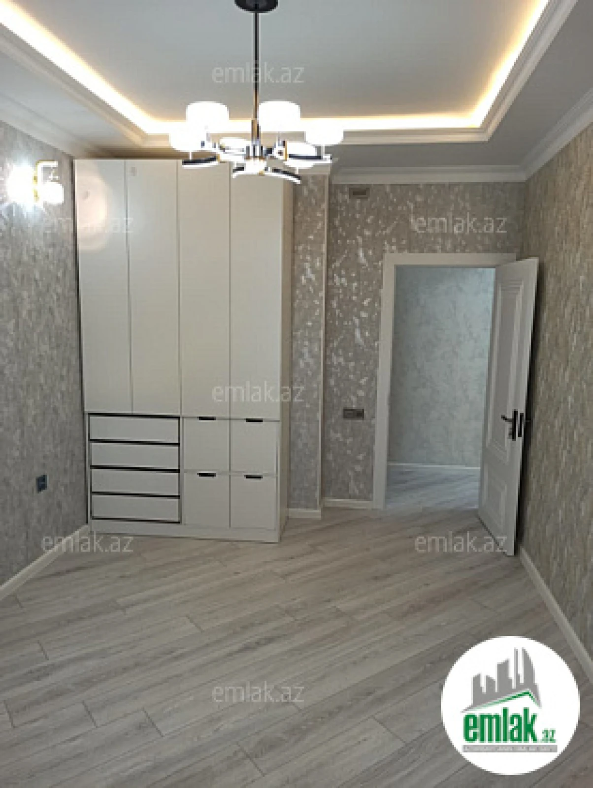 Satılır 3 otaqlı yeni tikili 81 m²