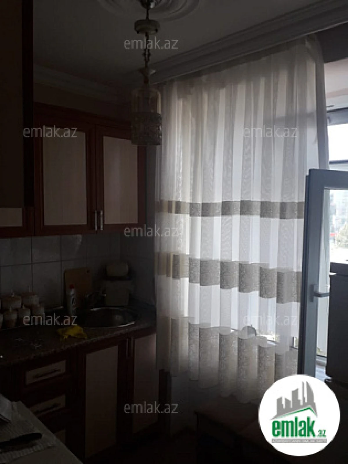 Satılır 2 otaqlı köhnə tikili 50 m²