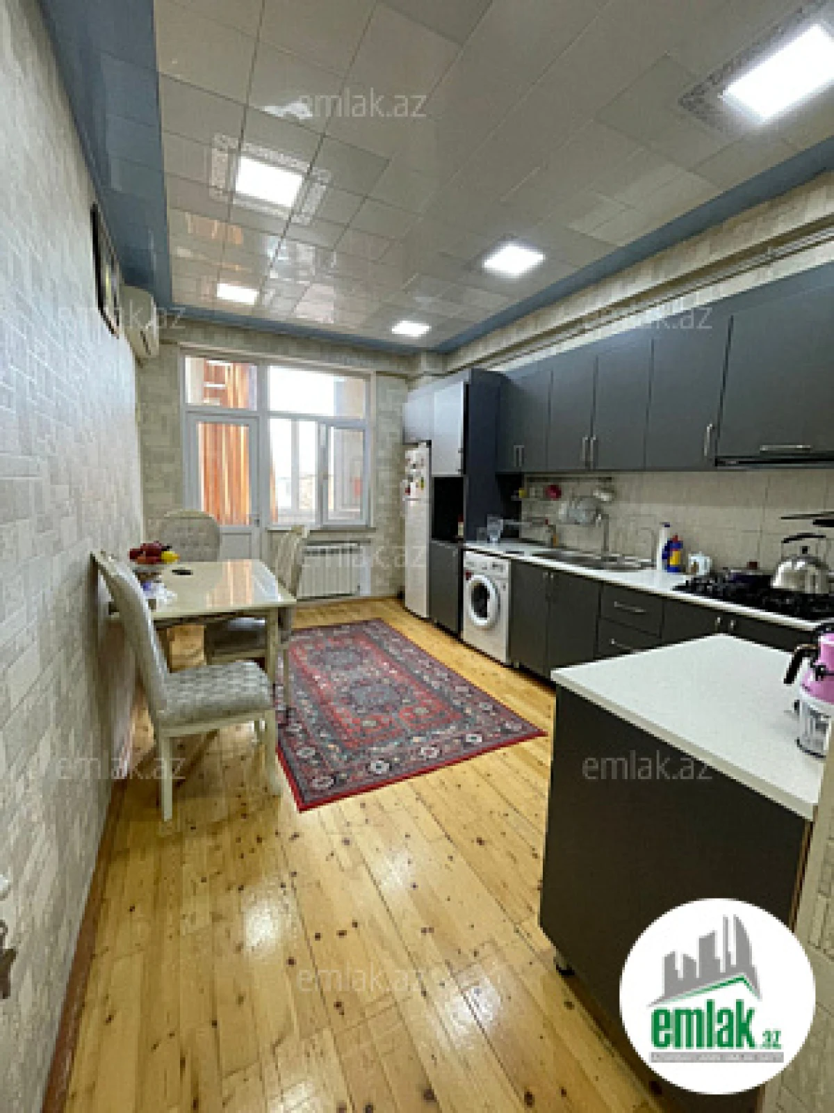 Satılır 3 otaqlı yeni tikili 120 m²