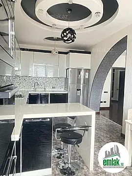 Satılır 3 otaqlı yeni tikili 160 m²