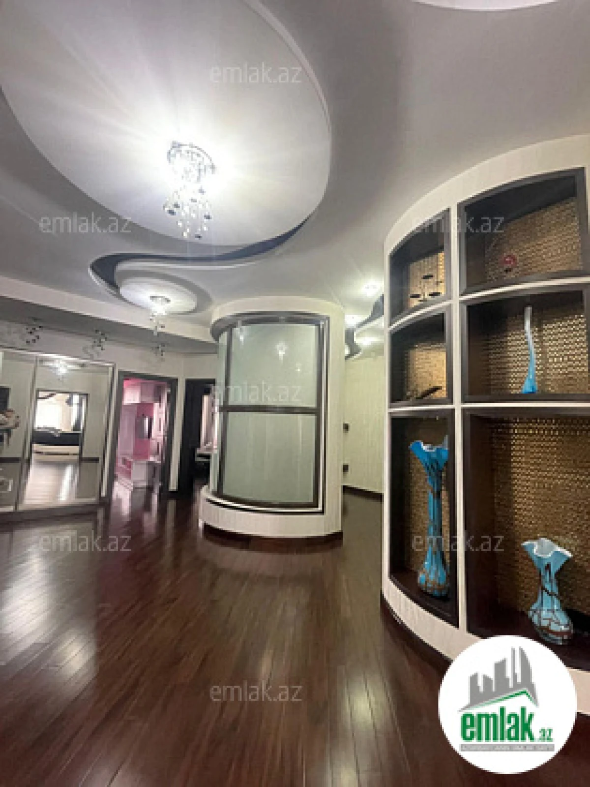 Satılır 3 otaqlı yeni tikili 160 m²