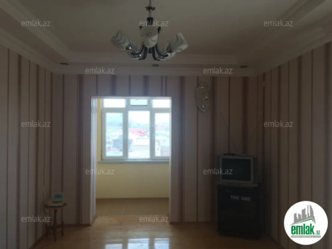 Satılır 1 otaqlı köhnə tikili 30 m²