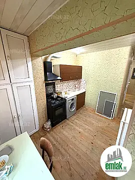 Satılır 4 otaqlı köhnə tikili 110 m²