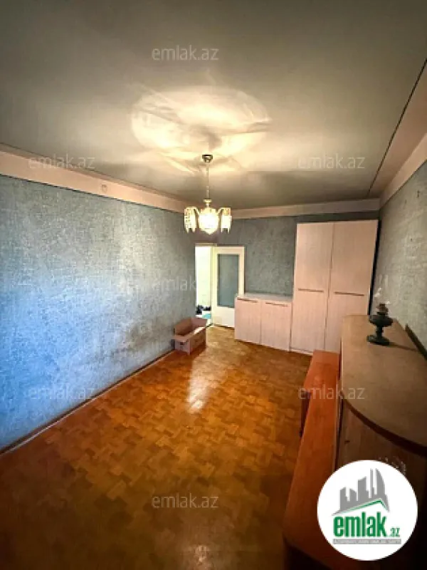 Satılır 4 otaqlı köhnə tikili 110 m²