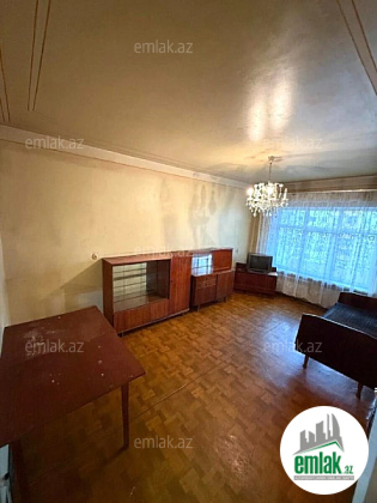 Satılır 4 otaqlı köhnə tikili 110 m²