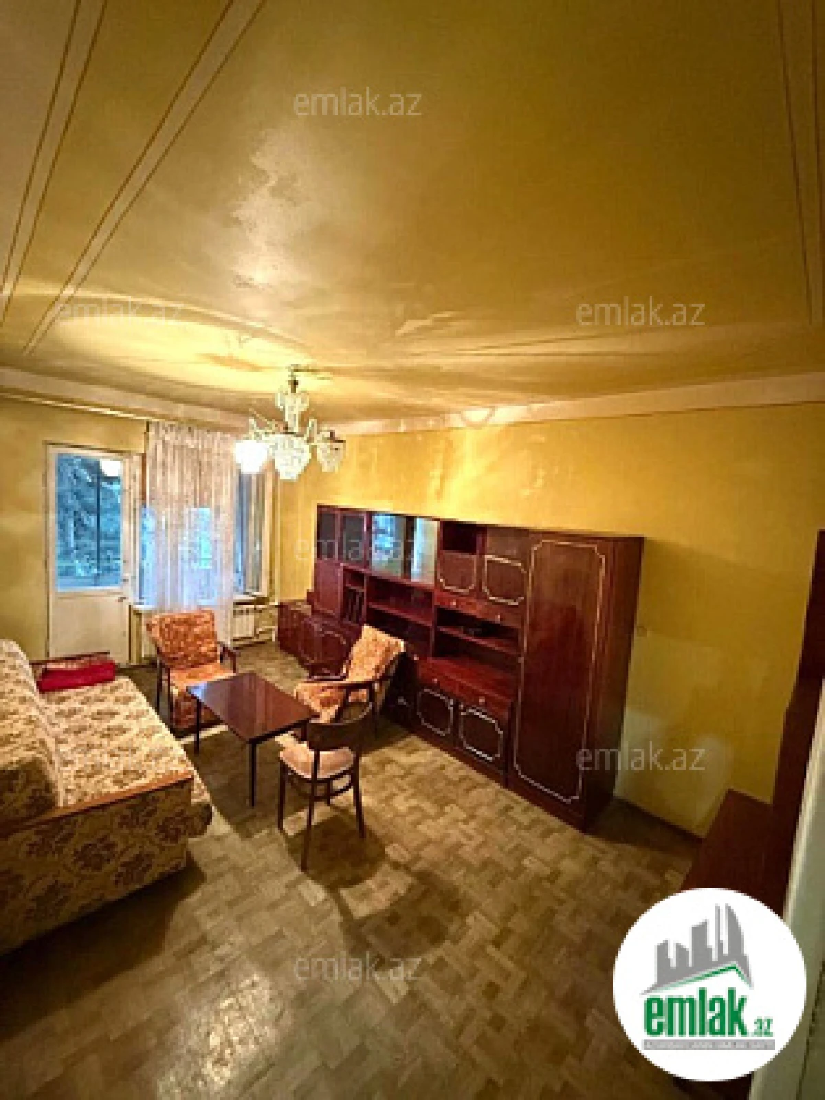 Satılır 4 otaqlı köhnə tikili 110 m²