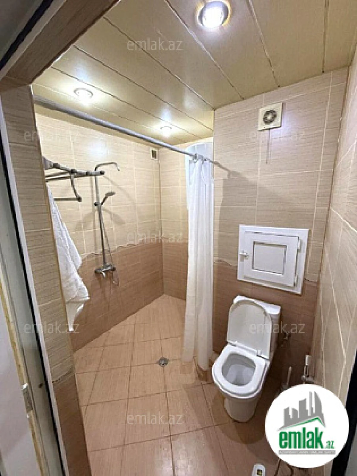 Satılır 4 otaqlı köhnə tikili 110 m²