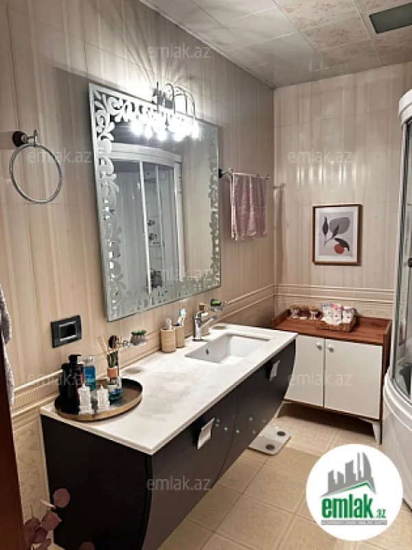 Satılır 3 otaqlı yeni tikili 162 m²