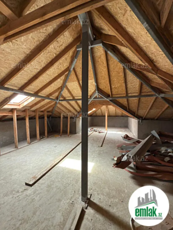 Satılır 6 otaqlı həyət evi 600 m²