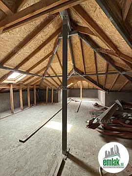 Satılır 6 otaqlı həyət evi 600 m²