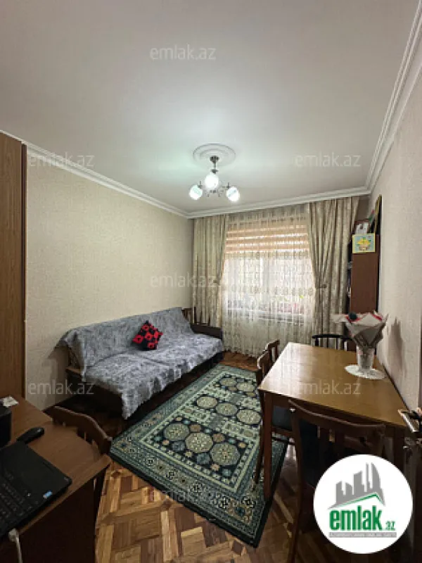 Satılır 3 otaqlı köhnə tikili 80 m²