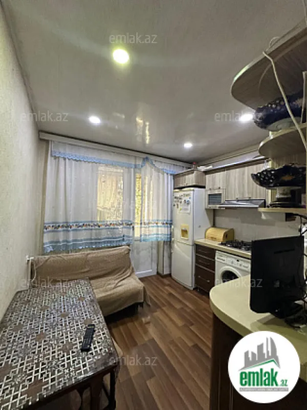 Satılır 3 otaqlı köhnə tikili 80 m²