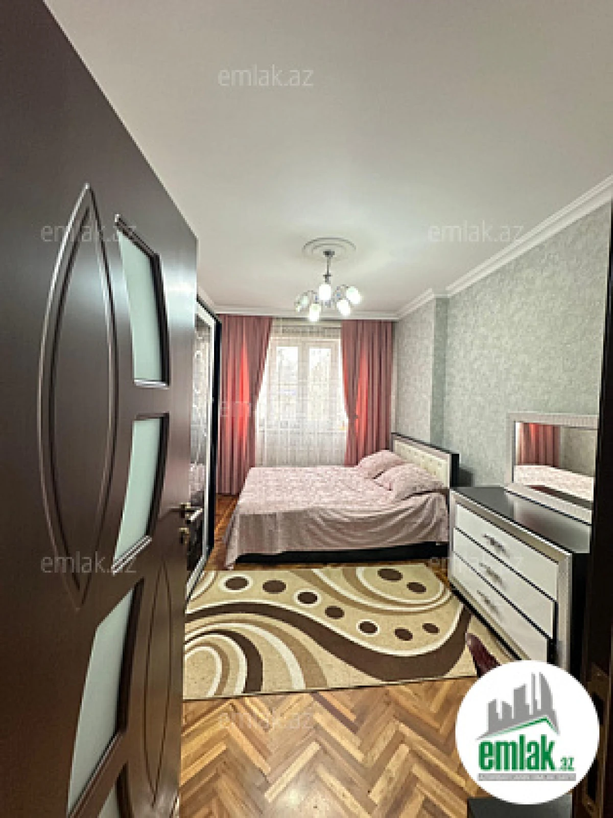 Satılır 3 otaqlı köhnə tikili 80 m²