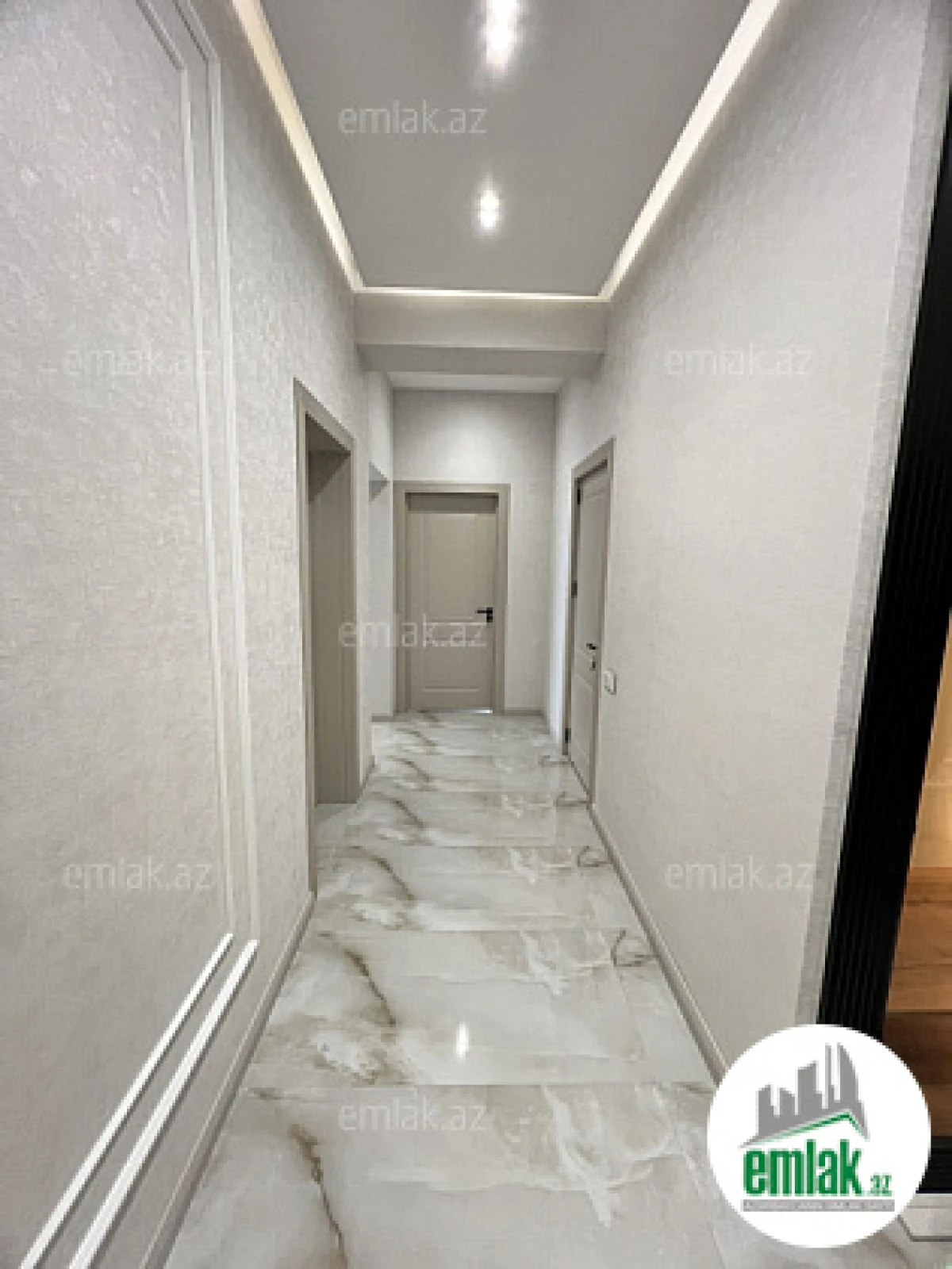 Satılır 3 otaqlı yeni tikili 105 m²