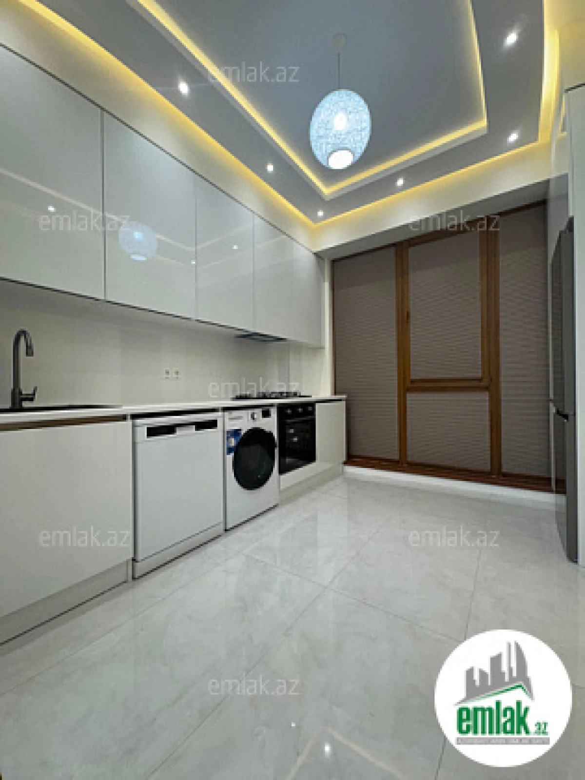 Satılır 3 otaqlı yeni tikili 100 m²