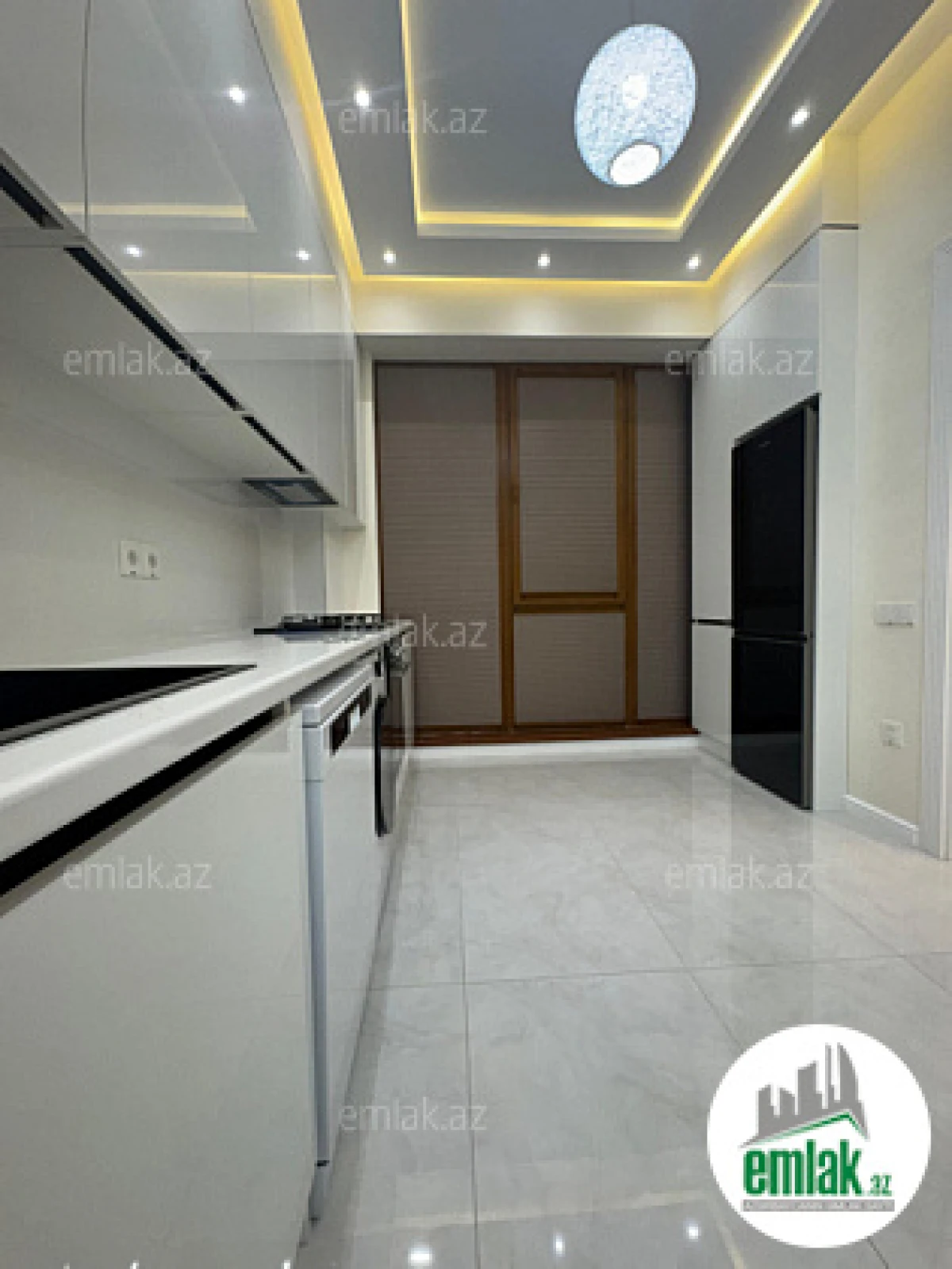 Satılır 3 otaqlı yeni tikili 100 m²