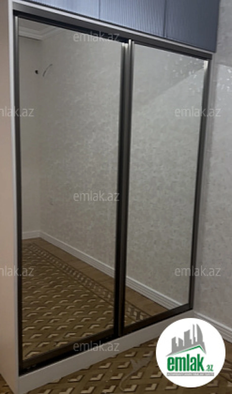 Satılır 3 otaqlı köhnə tikili 115 m²