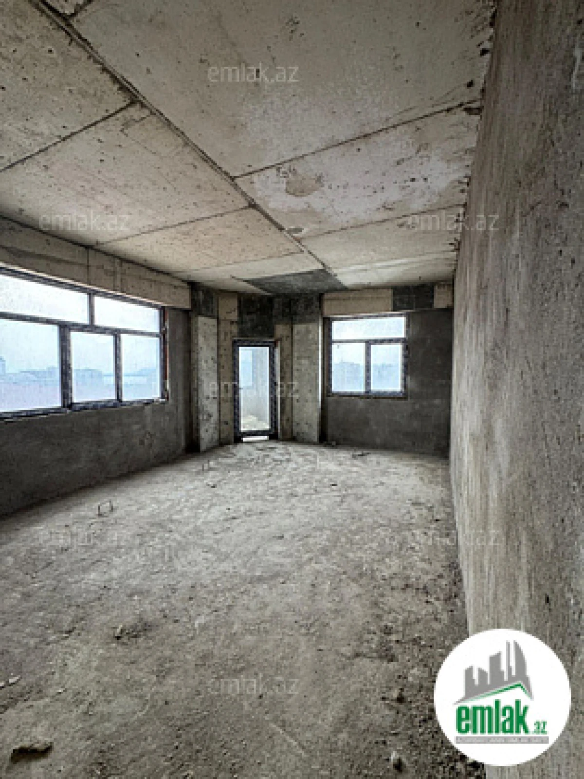 Satılır 3 otaqlı yeni tikili 135 m²