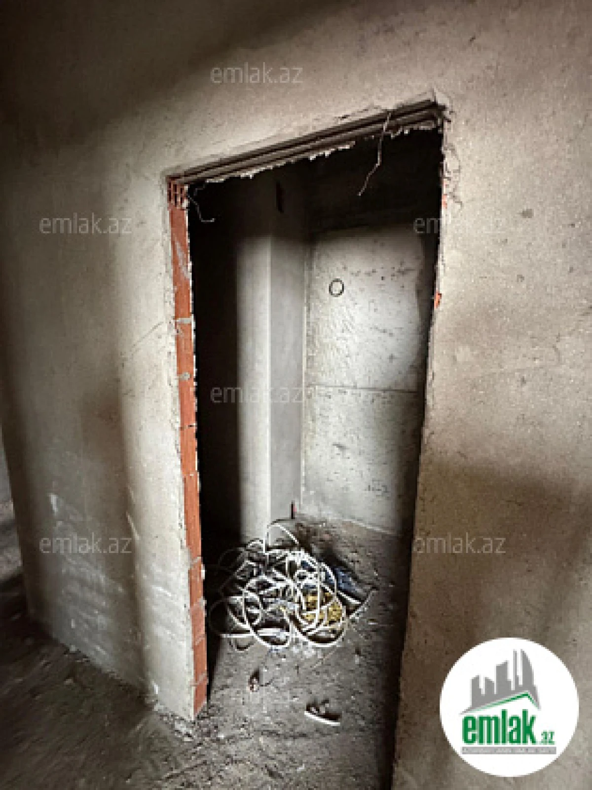 Satılır 3 otaqlı yeni tikili 135 m²