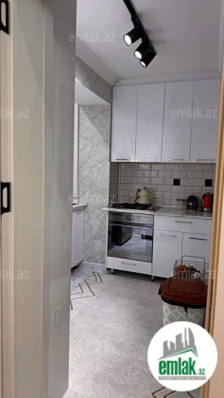Satılır 3 otaqlı köhnə tikili 55 m²