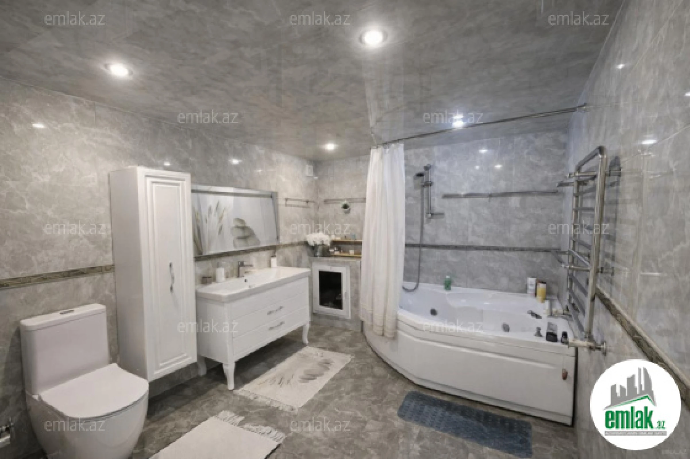 Satılır 3 otaqlı yeni tikili 130 m²