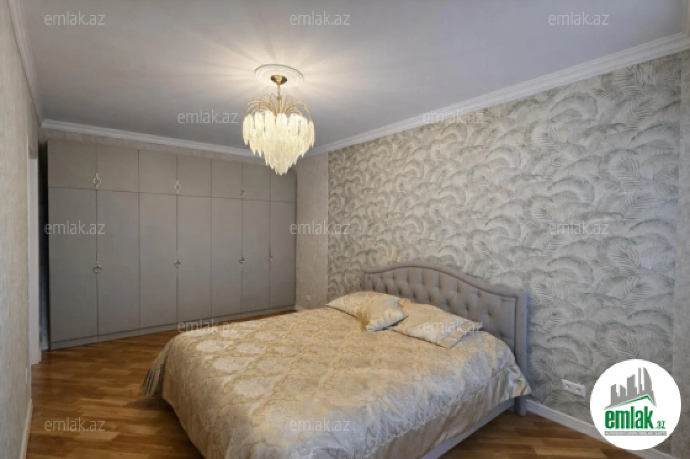 Satılır 3 otaqlı yeni tikili 130 m²