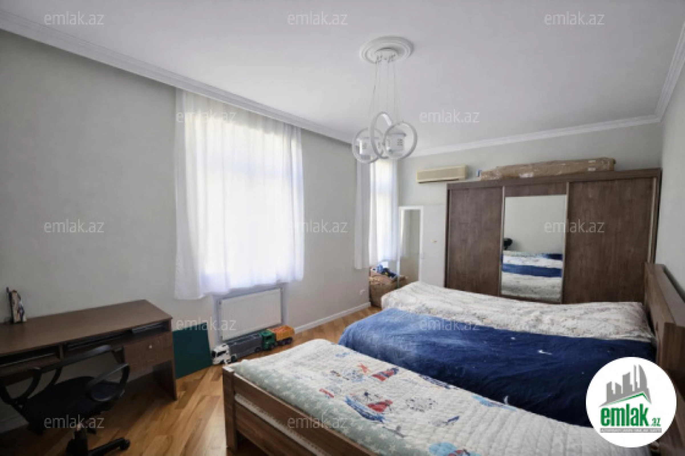 Satılır 3 otaqlı yeni tikili 130 m²