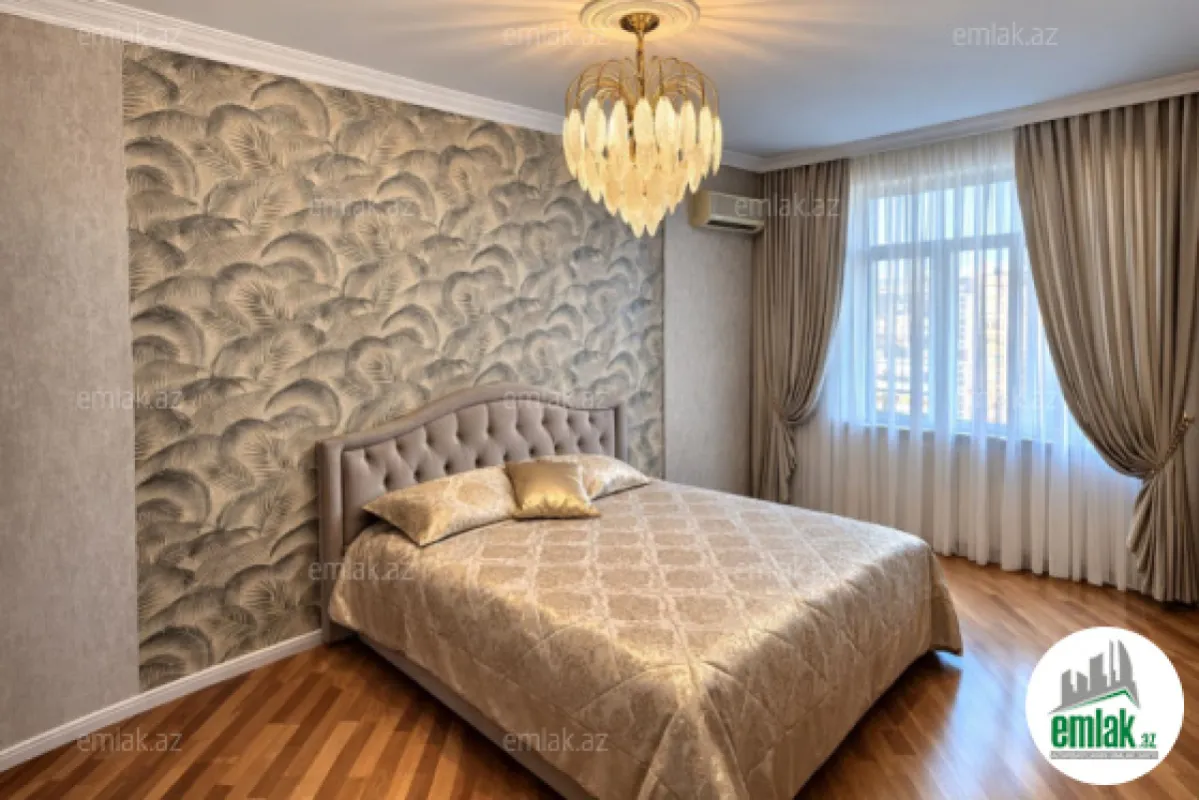 Satılır 3 otaqlı yeni tikili 130 m²