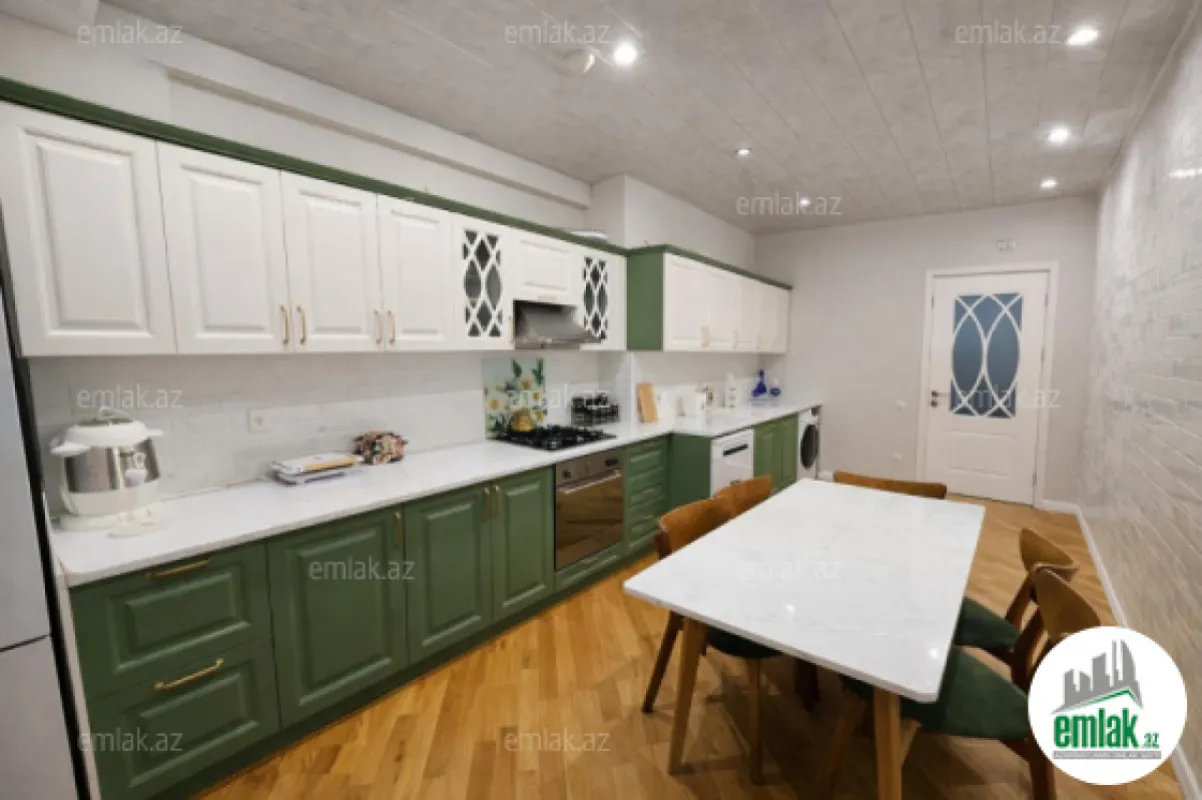 Satılır 3 otaqlı yeni tikili 130 m²