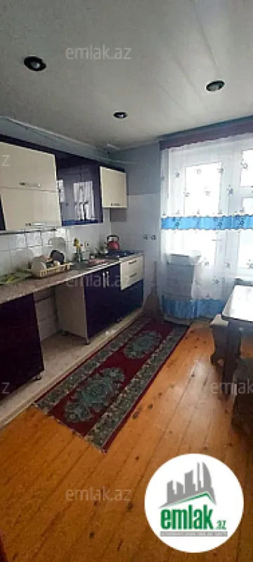 Satılır 3 otaqlı köhnə tikili 110 m²