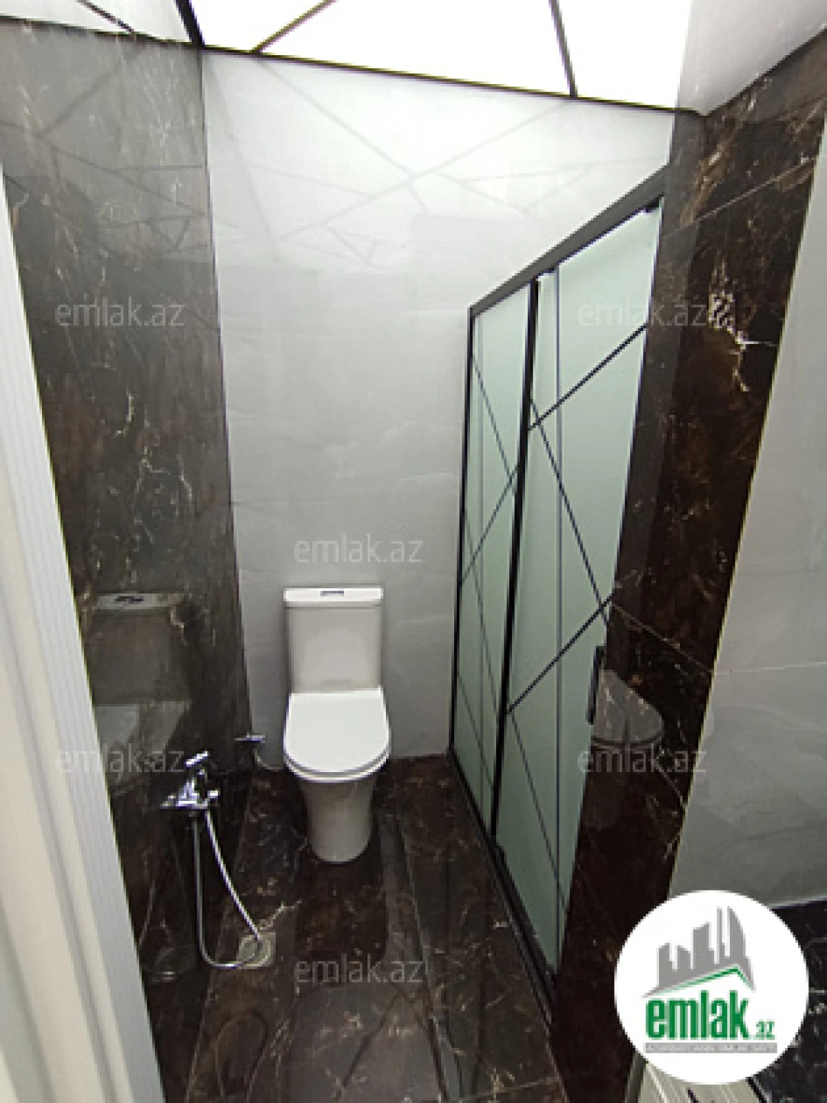 Satılır 3 otaqlı yeni tikili 105 m²