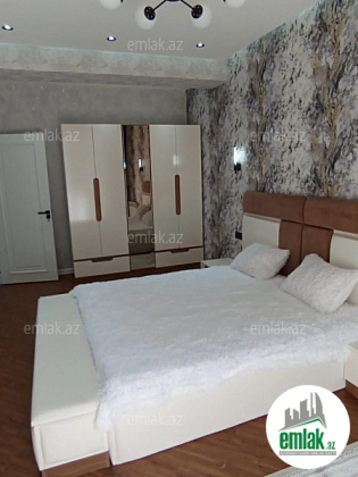 Satılır 3 otaqlı yeni tikili 105 m²