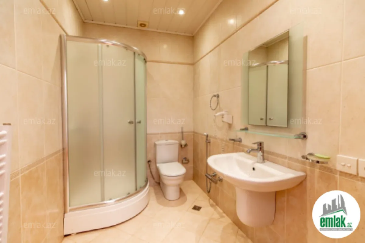 Satılır 7 otaqlı həyət evi 410 m²