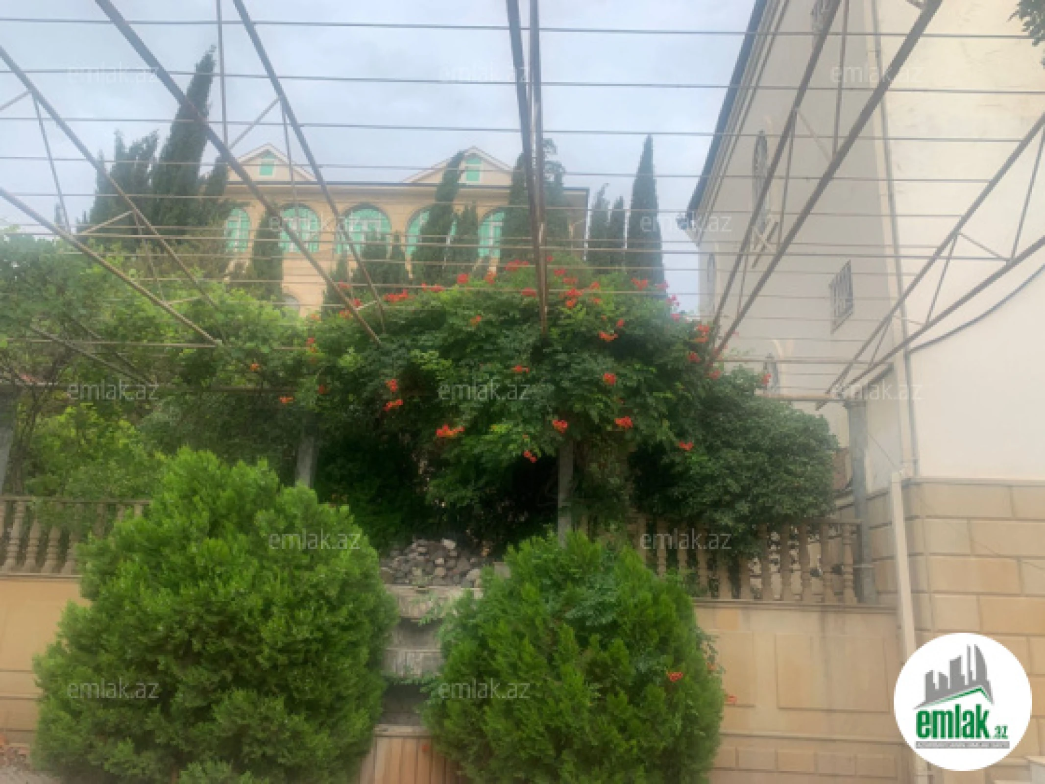 Satılır 7 otaqlı həyət evi 410 m²