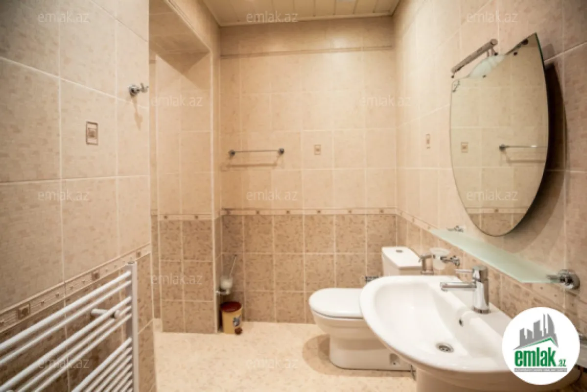 Satılır 7 otaqlı həyət evi 410 m²