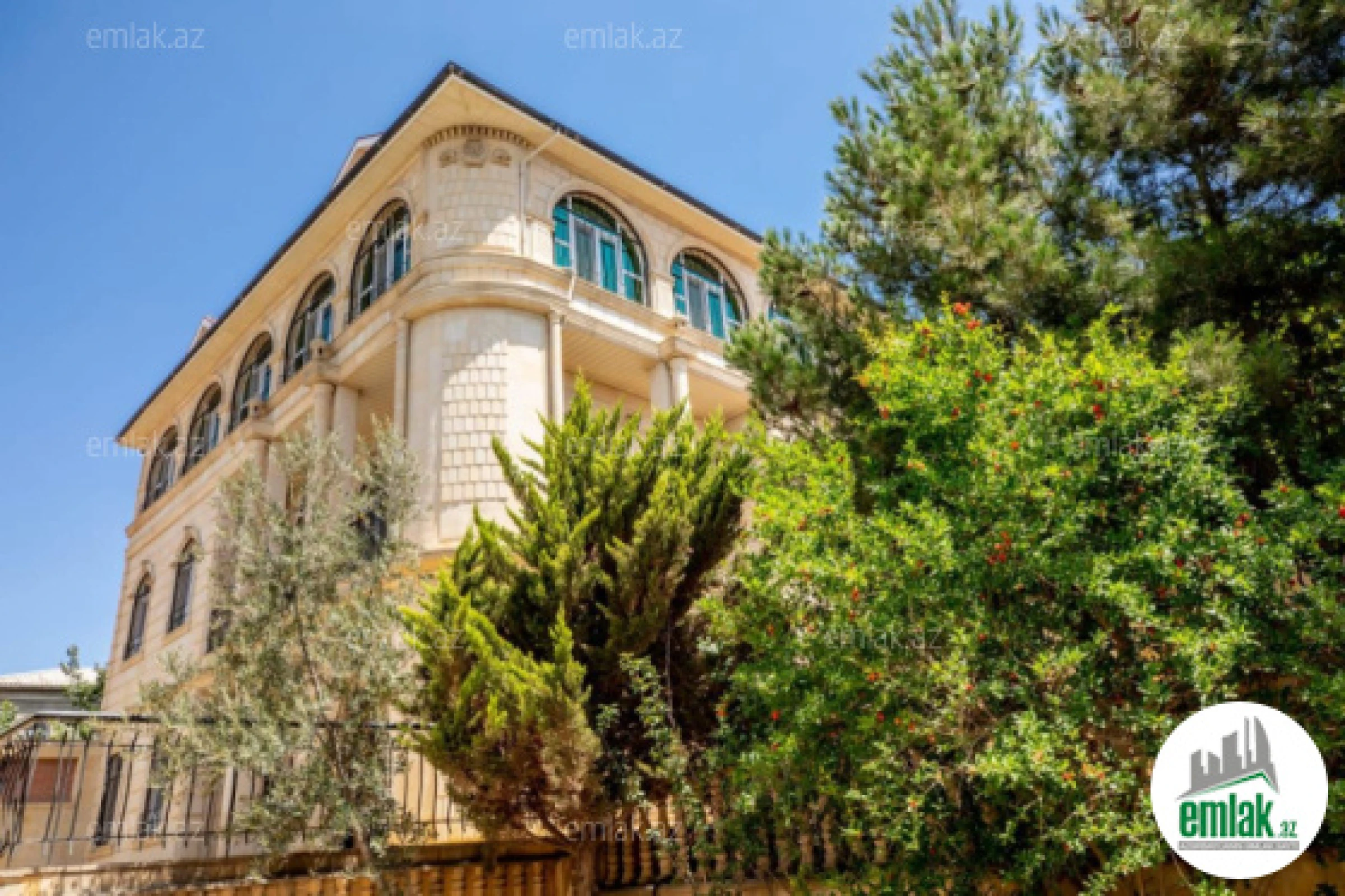 Satılır 7 otaqlı həyət evi 410 m²