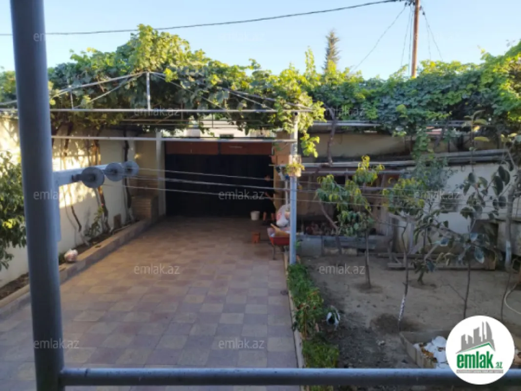 Satılır 4 otaqlı həyət evi 100 m²
