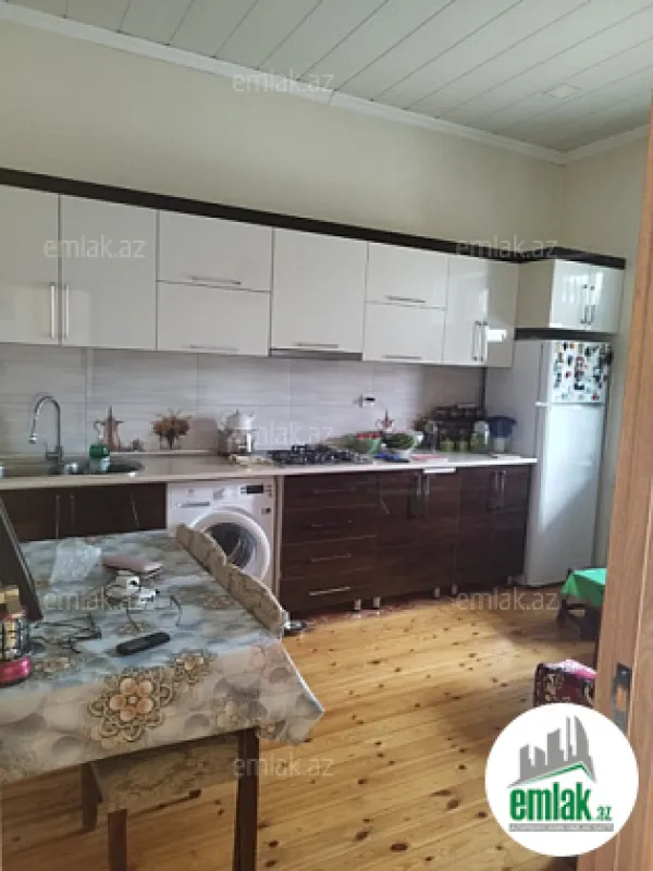 Satılır 4 otaqlı həyət evi 100 m²