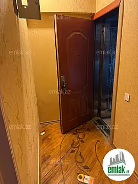 Satılır 2 otaqlı köhnə tikili 75 m²