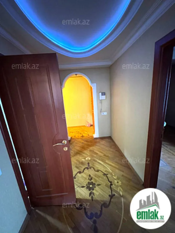 Satılır 2 otaqlı köhnə tikili 75 m²