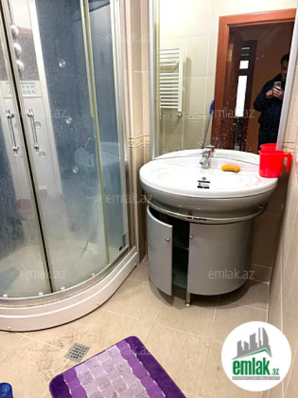 Satılır 2 otaqlı köhnə tikili 75 m²