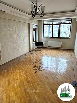 Satılır 2 otaqlı köhnə tikili 75 m²