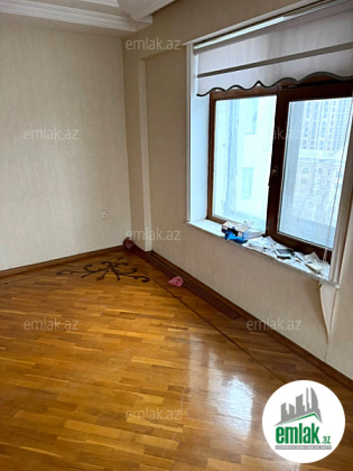 Satılır 2 otaqlı köhnə tikili 75 m²