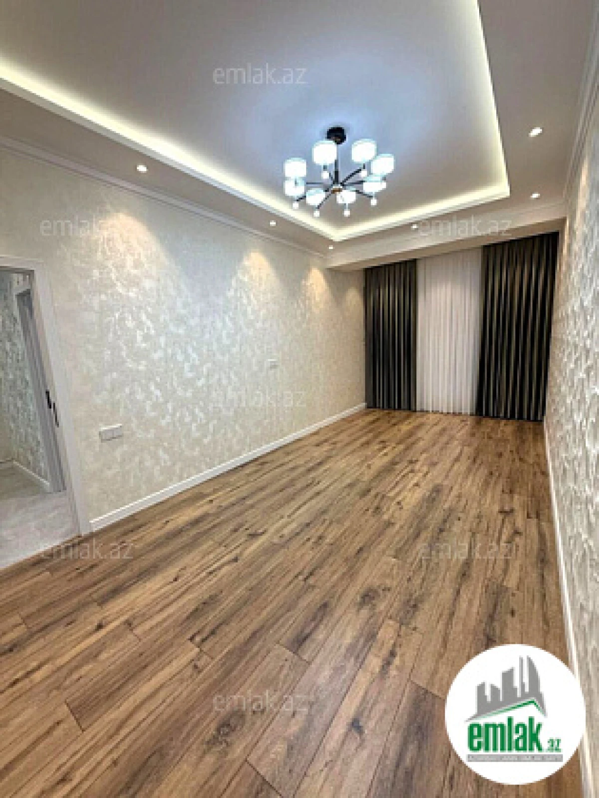 Satılır 2 otaqlı yeni tikili 70 m²
