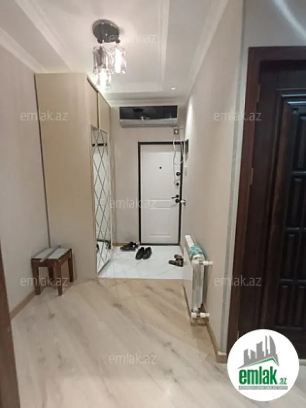 Satılır 3 otaqlı köhnə tikili 100 m²