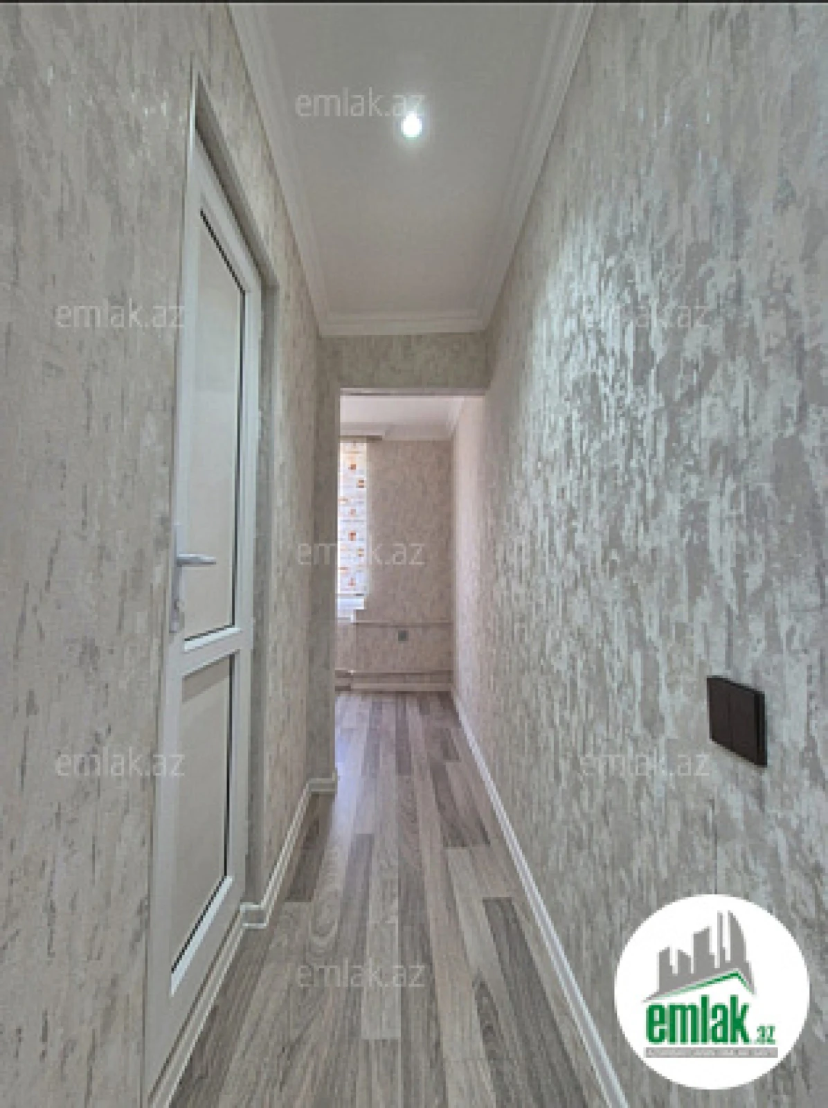 Satılır 2 otaqlı köhnə tikili 40 m²